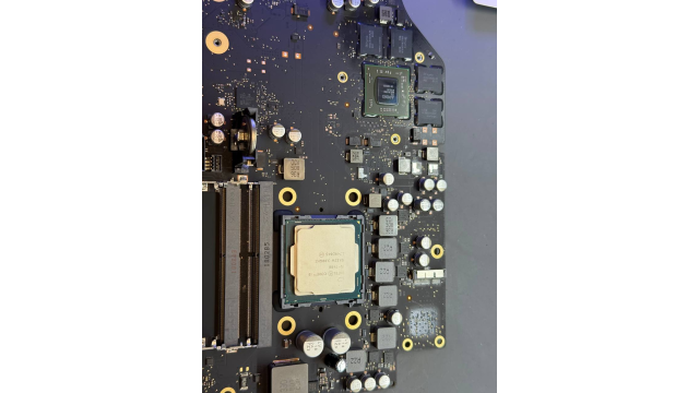 Модернізація та обслуговування iMac 21.5" 2017 (A1418)